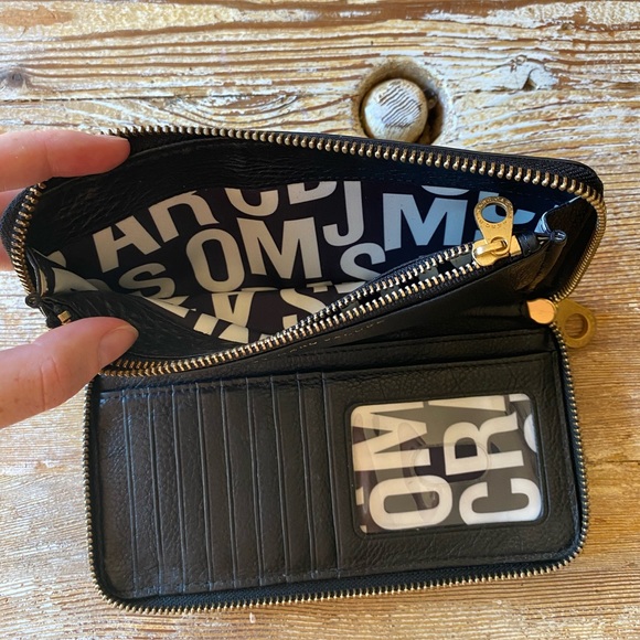 Marc by Marc Jacobs Black Leather Zipper Wallet - Picture 4 of 5